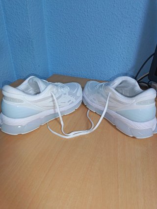 ASICS GEL-QUANTUM 360 Blancas 41,5 NUEVAS