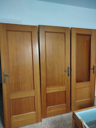 Puertas de madera maciza con cristal