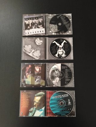 CDs de los hermanos Vaughan