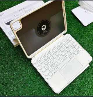 Funda HOU con teclado giratorio 360°