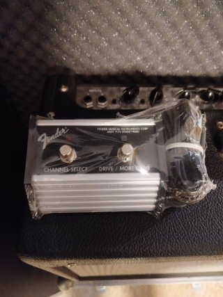 Amplificador Fender Hot Rod Deluxe y Flight Case