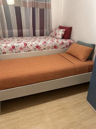 Cama nido infantil, armario y estanteria grande