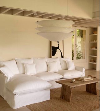 Sofá Decowood blanco tela y madera Usado 1 mes