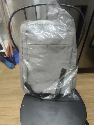 Mochila gris para portátil