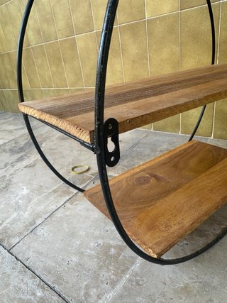 Estante de pared redondo