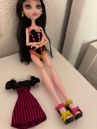 Muñeca Monster High Draculaura gloom beach
