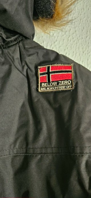 Abrigo Geographical Norway Negro