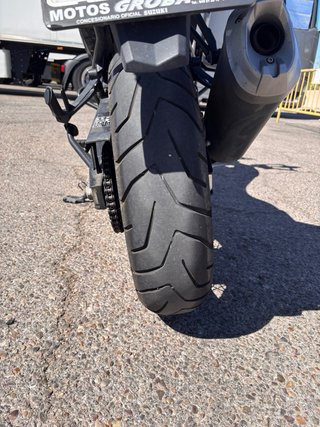 Suzuki V-Strom 1050 XT Negra y Dorada 2022