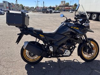 Suzuki V-Strom 1050 XT Negra y Dorada 2022