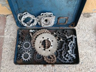 Recambios Derbi Variant: Cadenas, Platos y Juntas