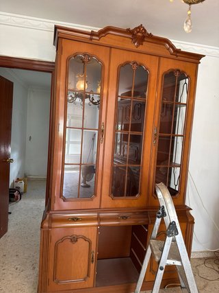 Mueble Antiguo de Madera