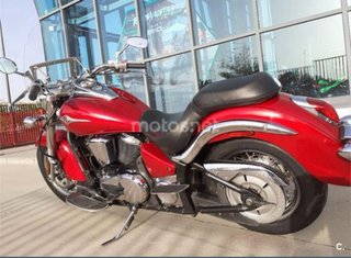 Moto Cruiser Roja y Negra