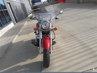 Moto Cruiser Roja y Negra
