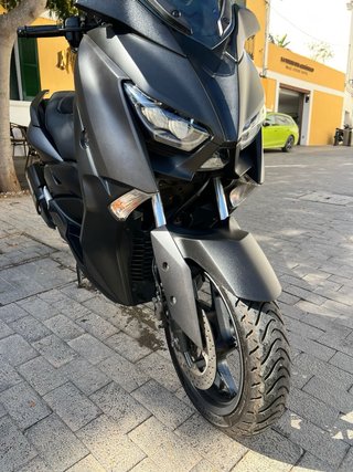 Yamaha X-Max 300  menos de 5000km