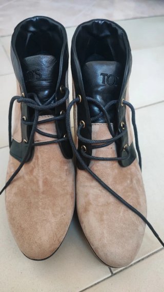 Stivaletti Tod's stringati beige e neri