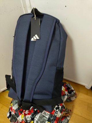 Mochila Adidas nueva