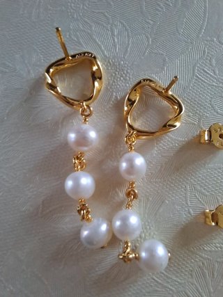 Orecchini Pendenti con Perle d’Acqua