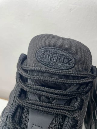 Nike Air Max 95 Negras (sin usar )