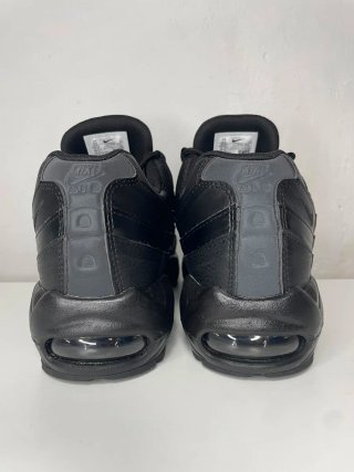 Nike Air Max 95 Negras (sin usar )