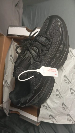 Nike Air Max 95 Negras (sin usar )
