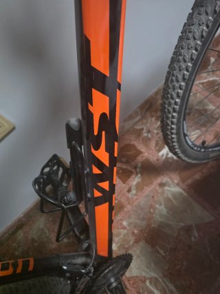 Bicicleta de Montaña WST Poison 9021