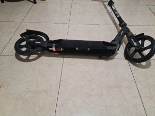 Patinete con doble suspensión