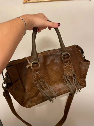 Bolso de Cuero Marrón con Flecos