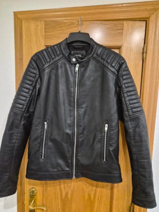 Cazadora Biker Zara Imitación Cuero Talla L