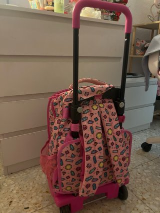 Mochila escolar con ruedas y estampado