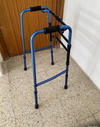 Andador de Aluminio y Silla de Baño