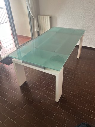 Mesa de Comedor de Cristal y Metal