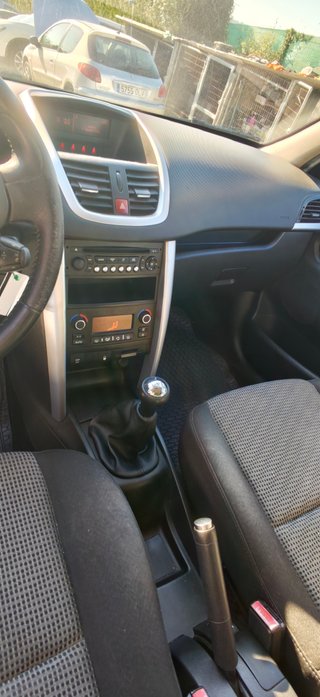 Peugeot 207 2010