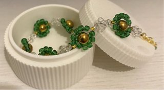 Bracciale elegante con cristalli e perline