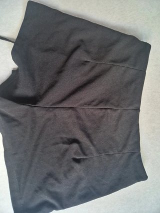 Conjunto falda pantalón y top negro