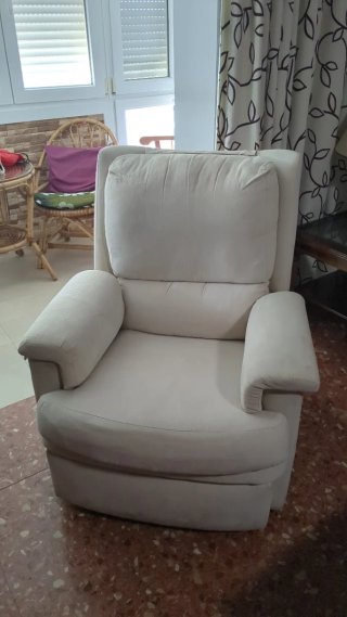 Sillón relax en tela beige