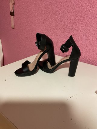 Zapatos de tacón negros