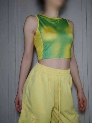 Top Corto Amarillo Verde - Estilo Urbano Dosmilero