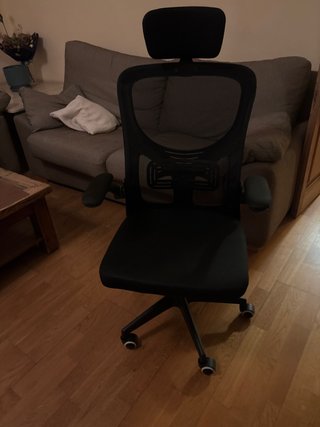 Silla de oficina ergonómica negra