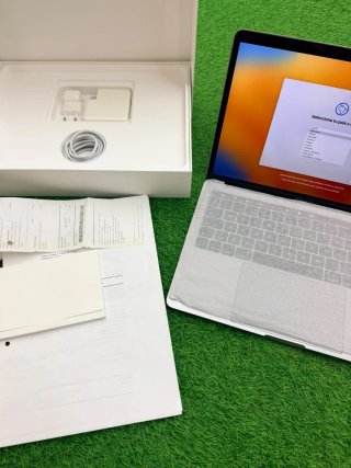 MacBook Pro 13 2017 Touch Bar i5 8/256GB
