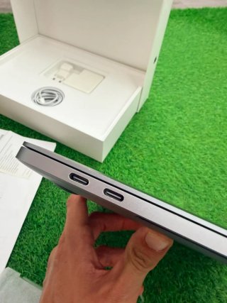 MacBook Pro 13 2017 Touch Bar i5 8/256GB