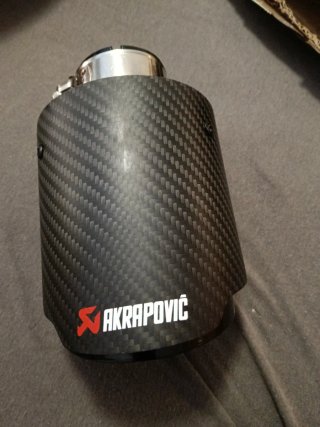 Tubo de escape Akrapovič carbono