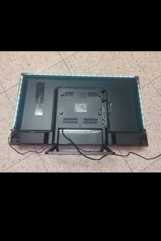 Tv 32 inch smart android 4k como nuevo