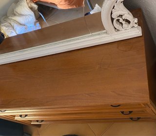 Cómoda de madera clásica