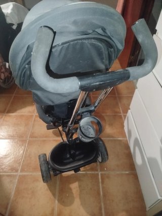 Triciclo Kinderkraft Gris