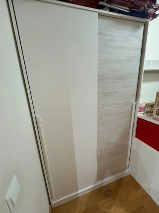 Armario de dos puertas correderas