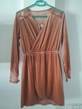 Vestido de terciopelo rosa H&M