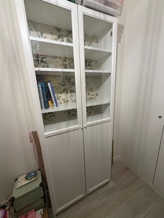 Estantería Billy IKEA con puertas