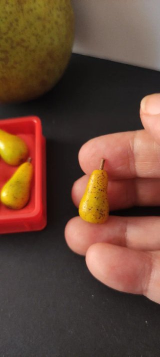 Caja de peras miniatura