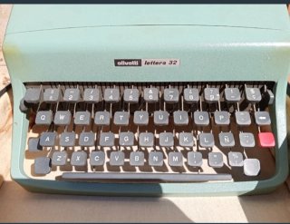 Máquina de escribir Olivetti Lettera 32