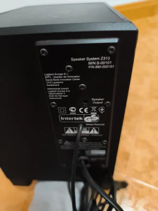 Subwoofer Logitech Negro